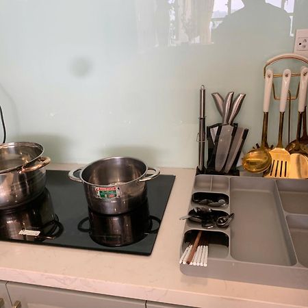 Double E Saigon Apartment In Rivergate Building Хошимин Экстерьер фото