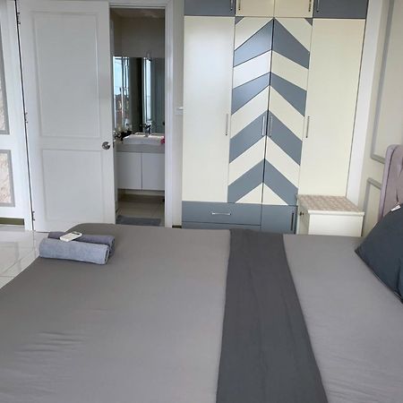 Double E Saigon Apartment In Rivergate Building Хошимин Экстерьер фото