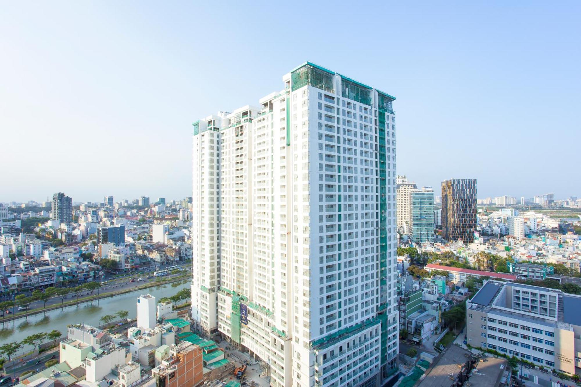 Double E Saigon Apartment In Rivergate Building Хошимин Экстерьер фото