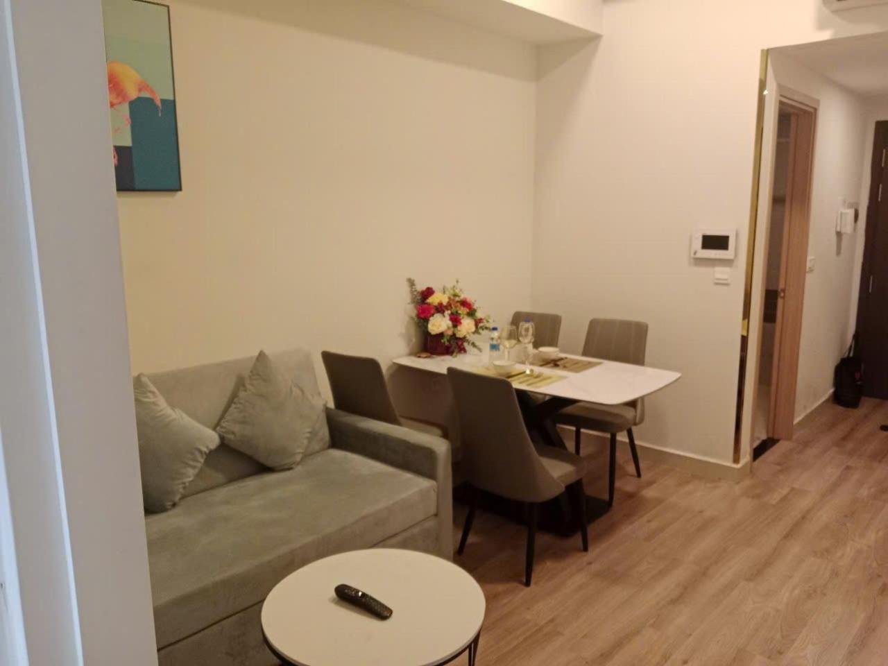 Double E Saigon Apartment In Rivergate Building Хошимин Экстерьер фото